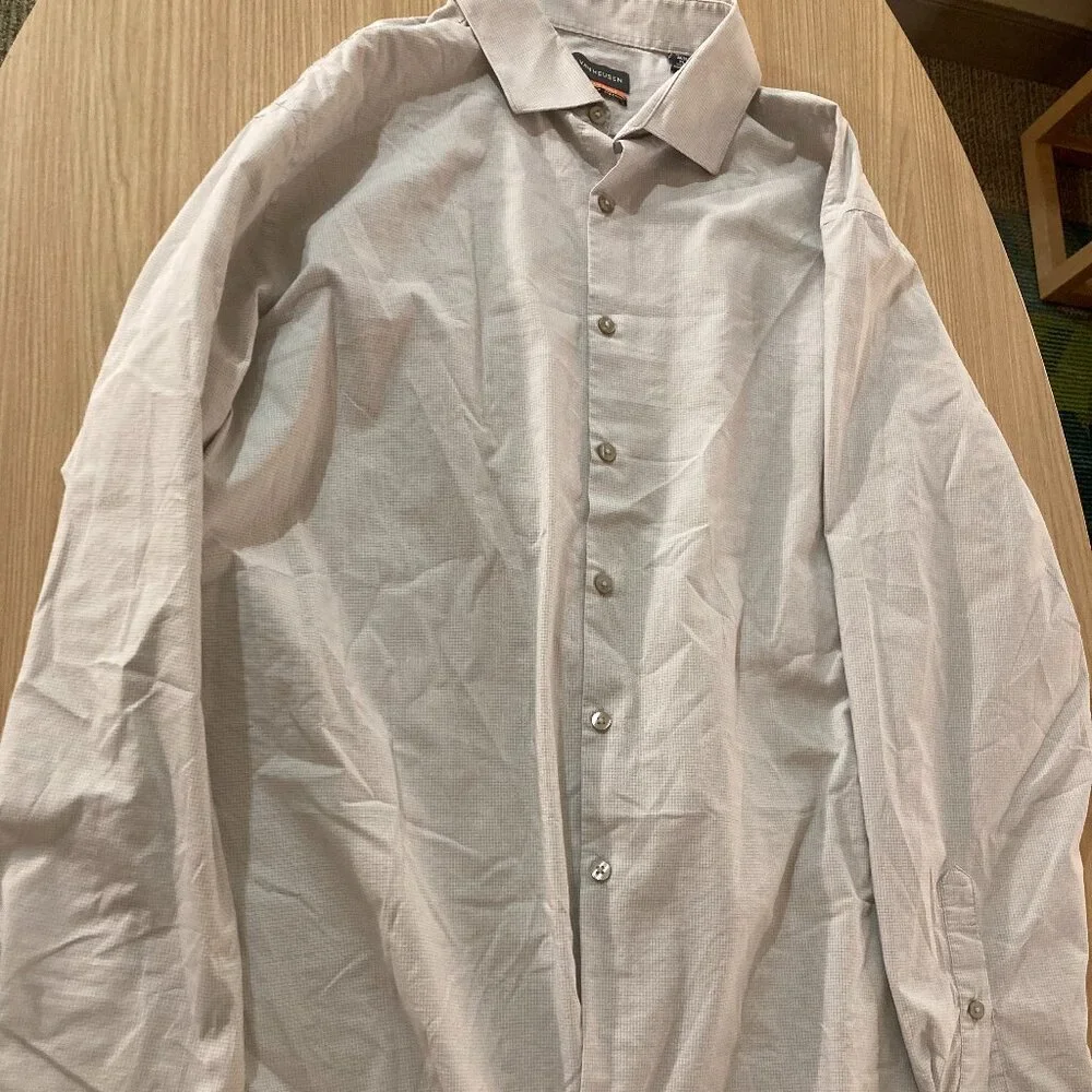 Van Heusen Gray and White Check Button Down Shirt XL 17 1/2 34/35 Long Sleeve